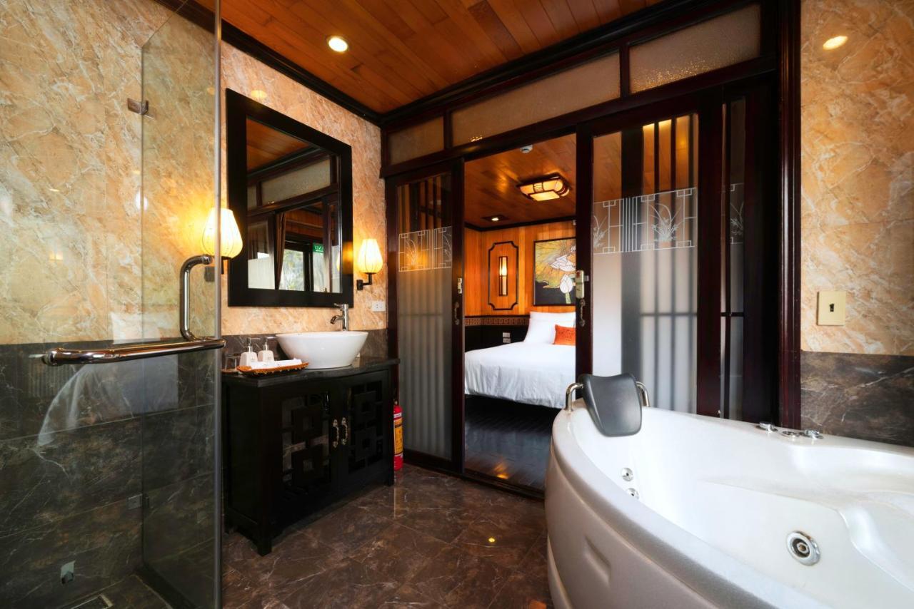 Arcady Boutique Cruise Hotel Ha Long Exterior foto