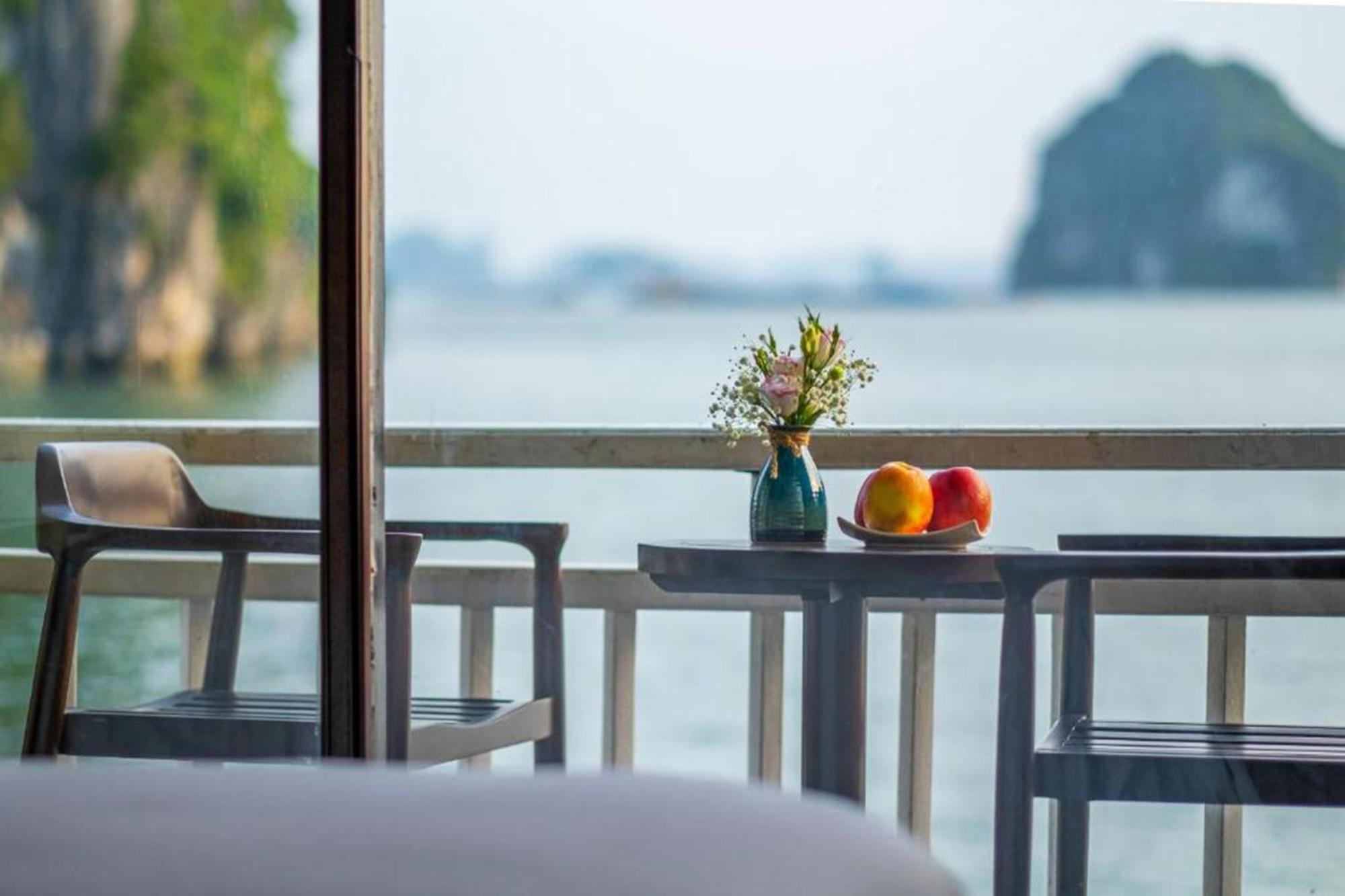 Arcady Boutique Cruise Hotel Ha Long Exterior foto